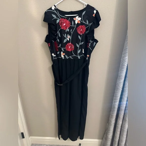 Elegant Floral Romper 🌹 - Picture 3 of 5